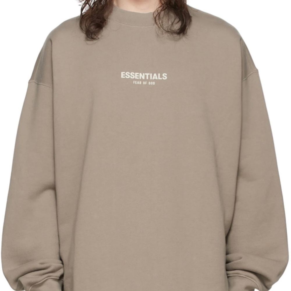 HOST PICK 🤘🏼😁🤩🥳 Essentials Fear of God sweatshirt - Picture 1 of 3